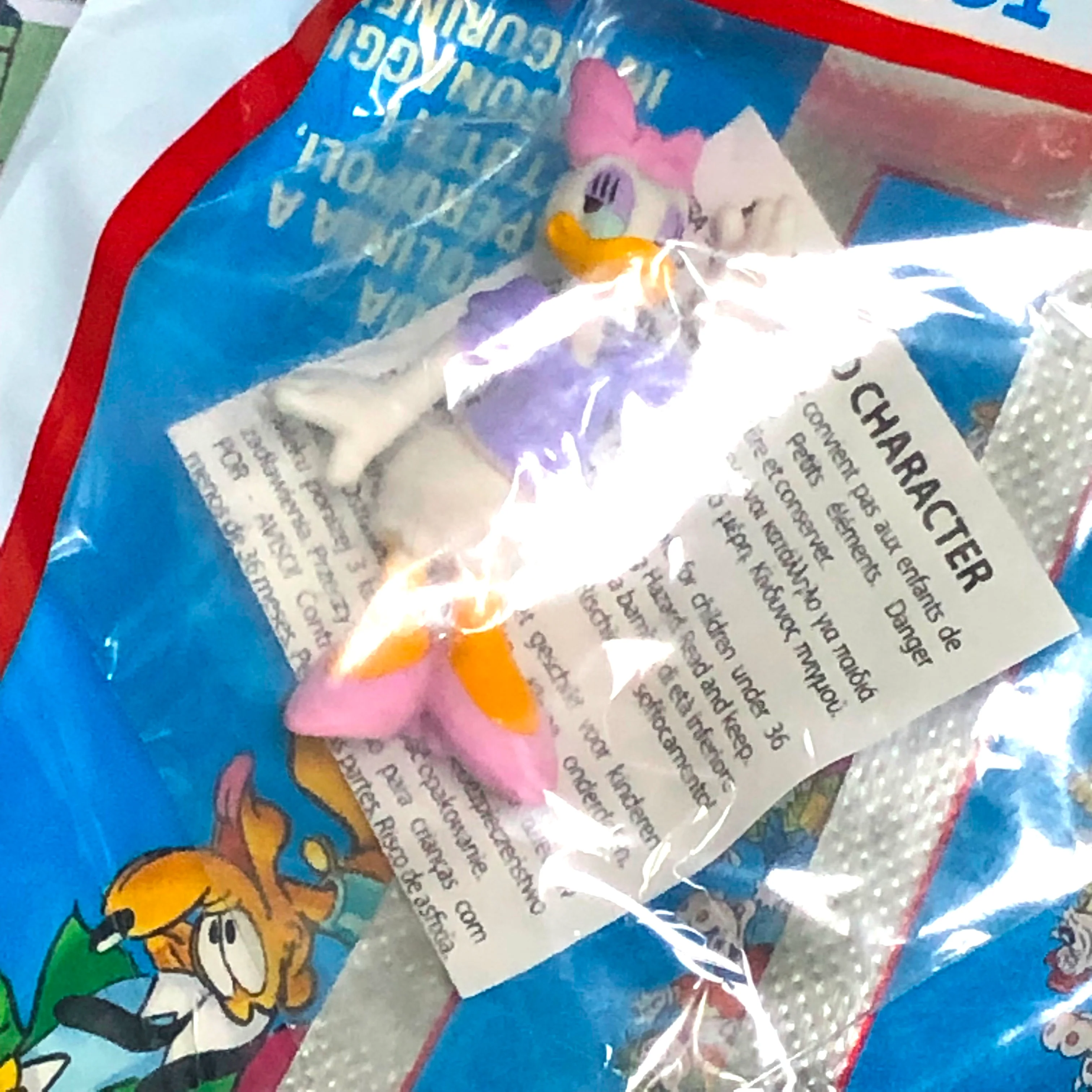 Starter Pack : Album  di Topolino + Personaggio 3D + 10 Bustine di figurine "Storie di un mondo fantastico"  2023 - Image 13