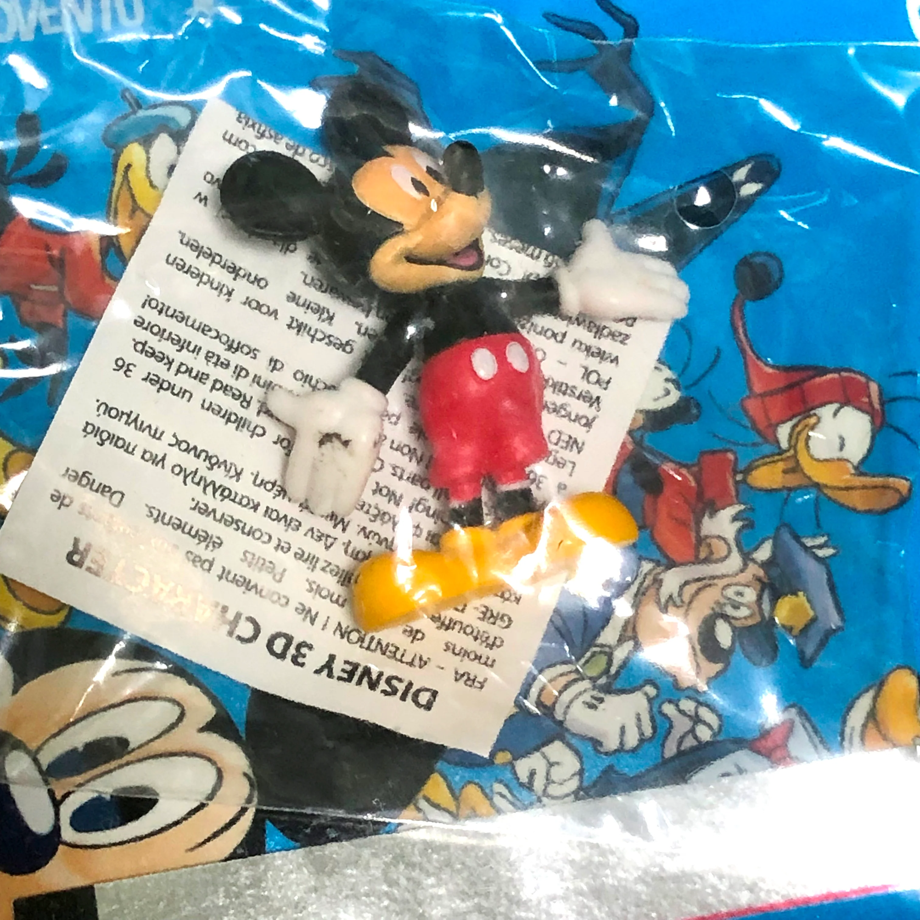Starter Pack : Album  di Topolino + Personaggio 3D + 10 Bustine di figurine "Storie di un mondo fantastico"  2023 - Image 15