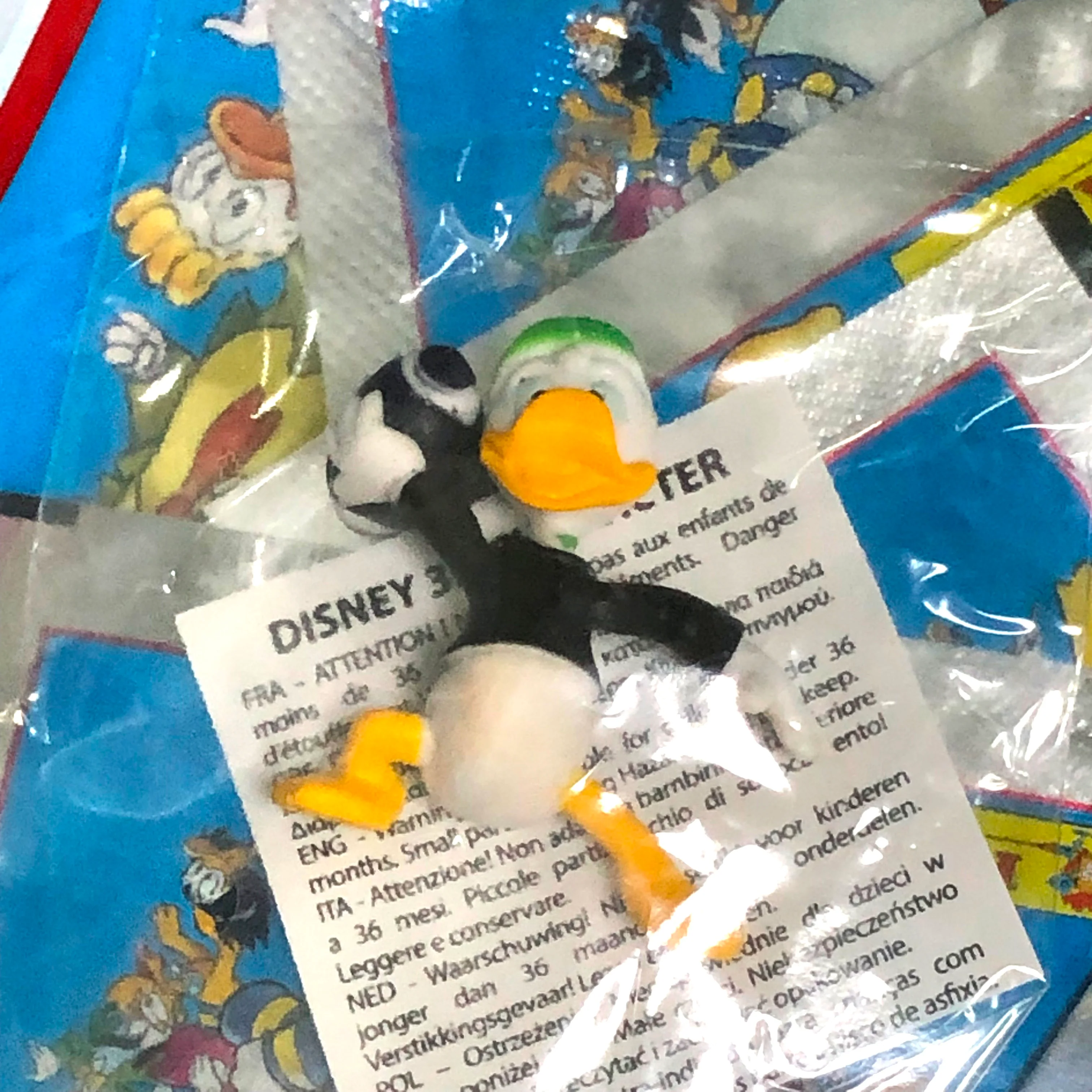 Starter Pack : Album  di Topolino + Personaggio 3D + 10 Bustine di figurine "Storie di un mondo fantastico"  2023 - Image 9